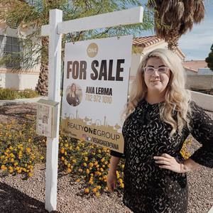 Meet your Posher, Ana